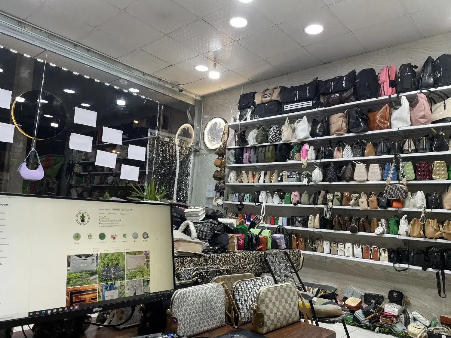 واگذاری فروشگاه کیف|اجارهٔ مغازه و غرفه|بانه, |دیوار