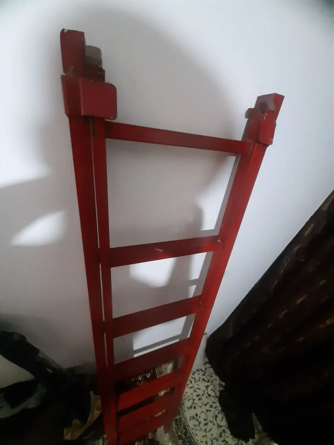 نردبان چهارده پله ای|ابزارآلات|مشهد, هفت تیر (آب و برق)|دیوار