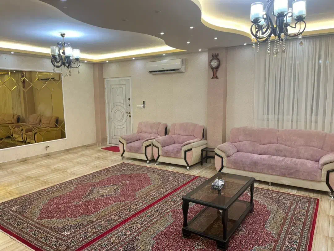 مالک هستم نزدیک بازار|اجارهٔ کوتاهمدت آپارتمان و سوئیت|آستارا, |دیوار