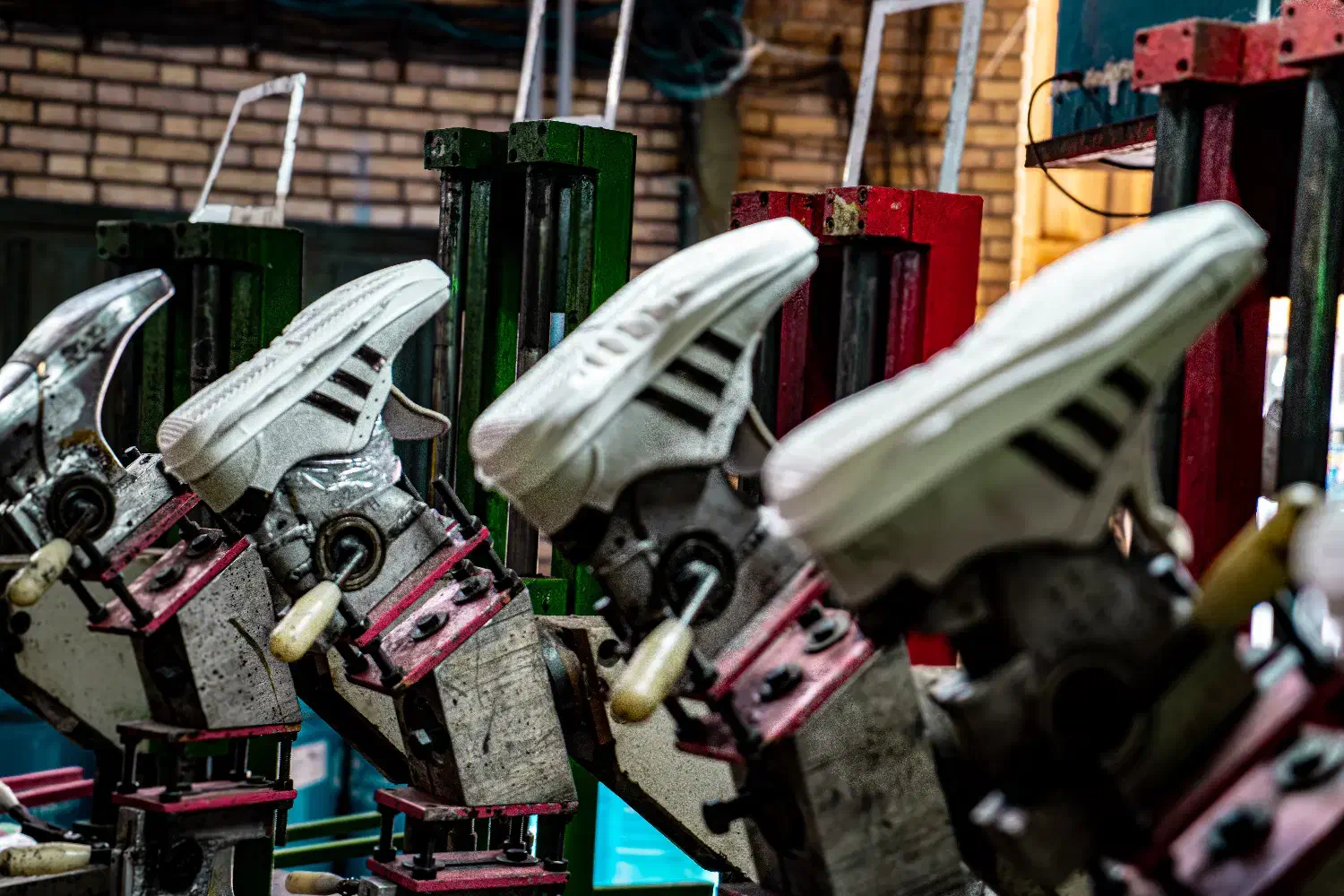 نیرو جهت کار در کارخانه کفش|استخدام صنعتی، فنی، مهندسی|ورامین, شهرک صنعتی خیرآباد|دیوار