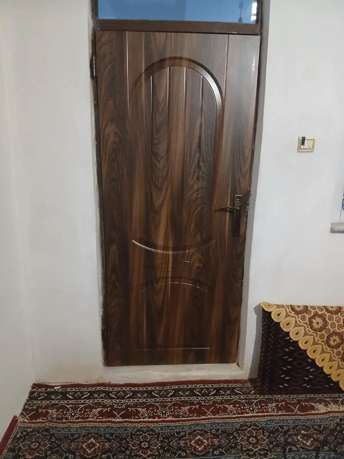 نصاب درب چوبی|خدمات پیشه و مهارت|لاهیجان, انقلاب|دیوار