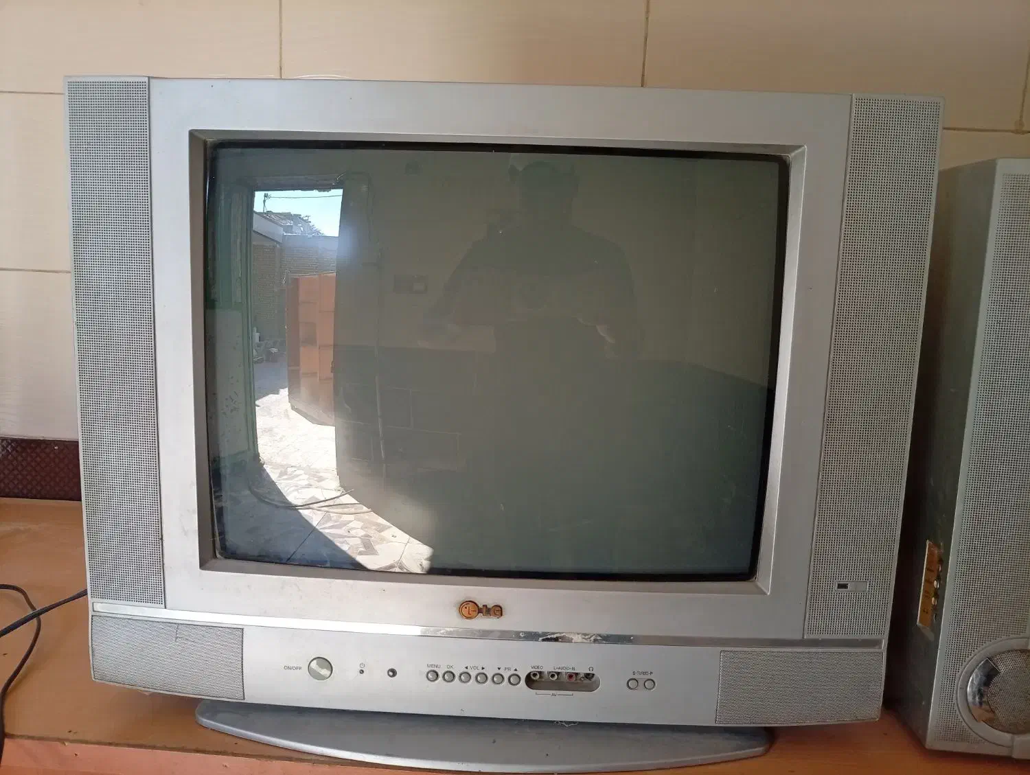 سوسنگرد|تلویزیون و پروژکتور|سوسنگرد, |دیوار