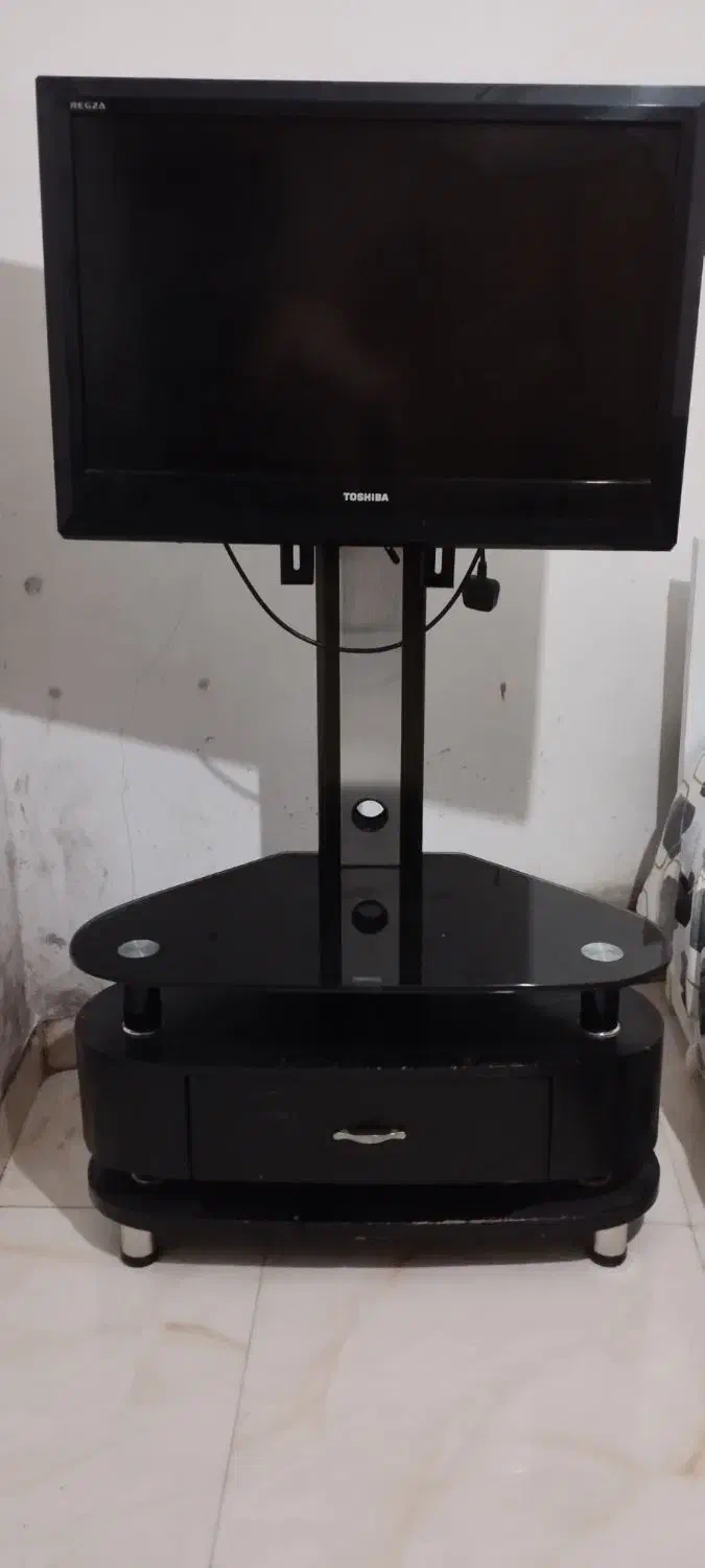 تلویزیون ۳۲ اینچ توشیبا|تلویزیون و پروژکتور|کومله, |دیوار