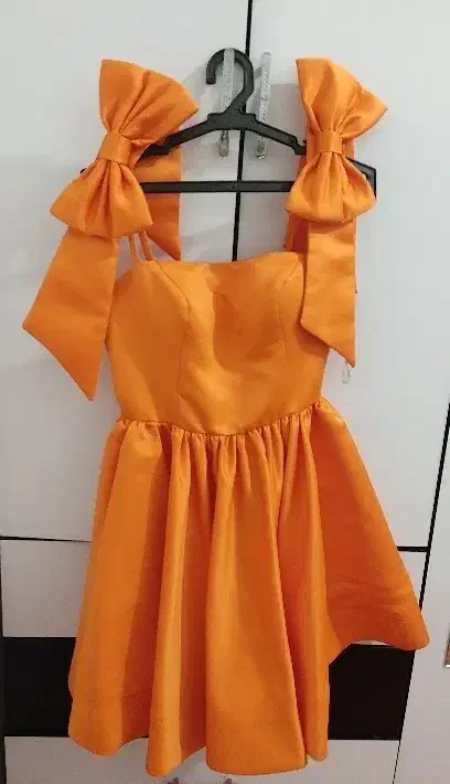 پیراهن دخترانه مجلسی|لباس|رباط‌کریم, رباط‌کریم|دیوار