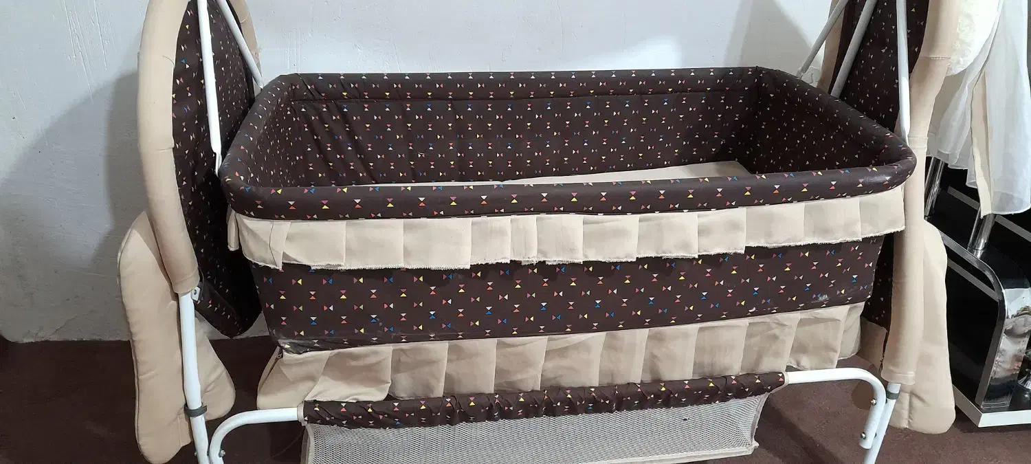 گهواره|تخت و صندلی بچه|بیجار, |دیوار