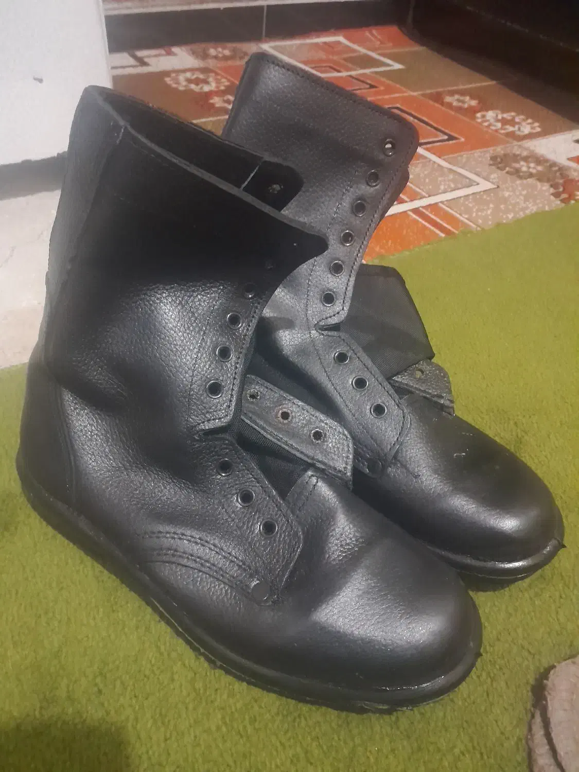 پوتین|کیف، کفش، کمربند|مریوان, |دیوار