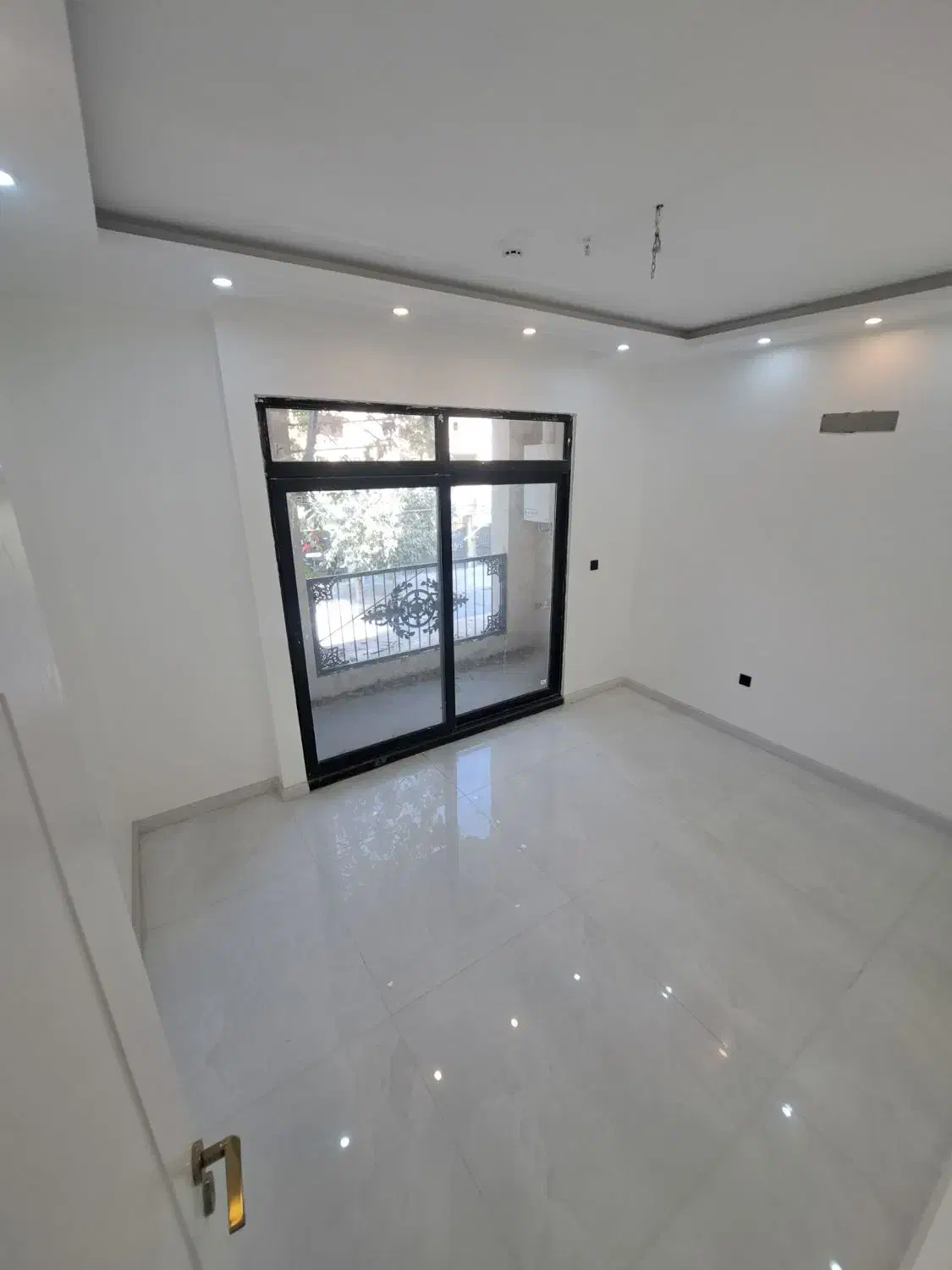 فروش آپارتمان ۱۰۵ متری/خیابان امامرضا/معبر ۲۰ متر|فروش آپارتمان|مشهد, کوشش|دیوار