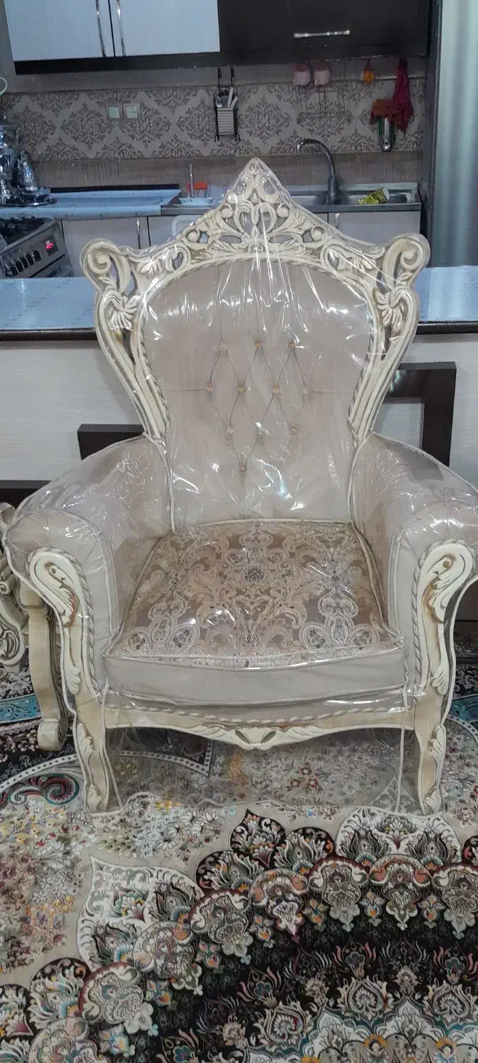 مبل ۹ نفره سلطنتی چوب راش|مبلمان خانگی و میز عسلی|اصفهان, گرکان|دیوار