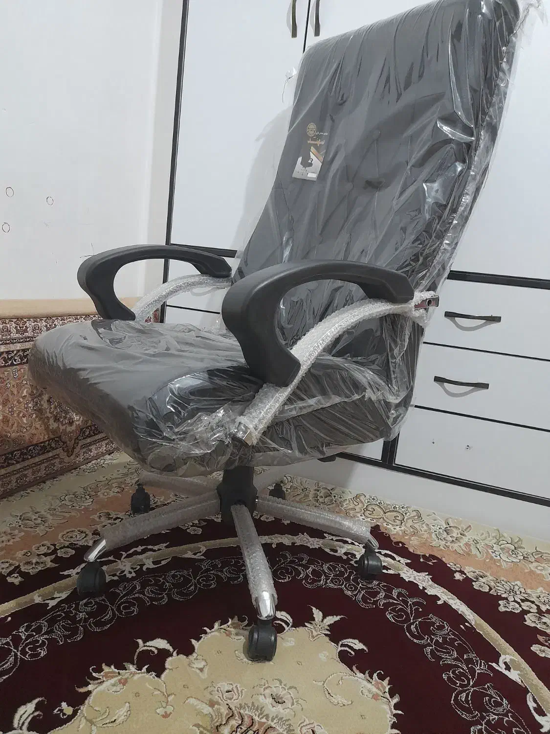 صندلی مدیریتی|صندلی و نیمکت|ساوه, |دیوار