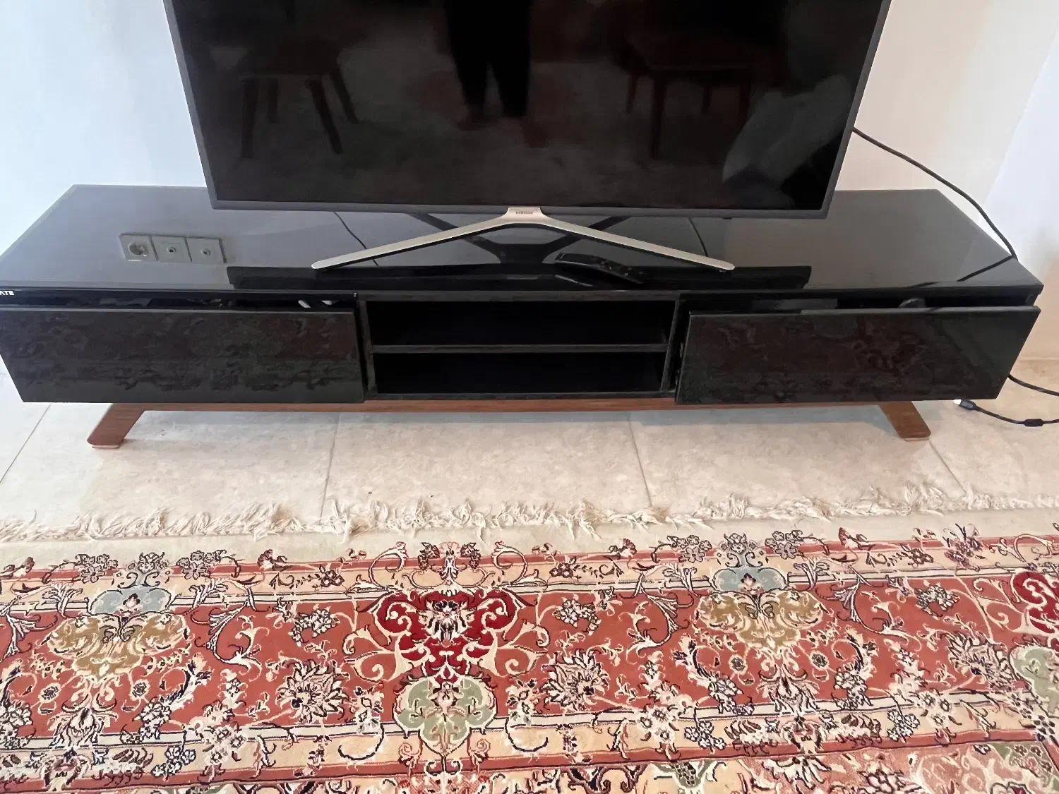 میز تلویزیون|میز تلویزیون|رشت, گلزاران|دیوار