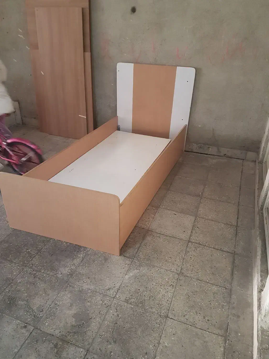 تخت تکی ام دی اف پاک چوب خارجی در حد نو|تخت و سرویس خواب|تهران, علم و صنعت|دیوار