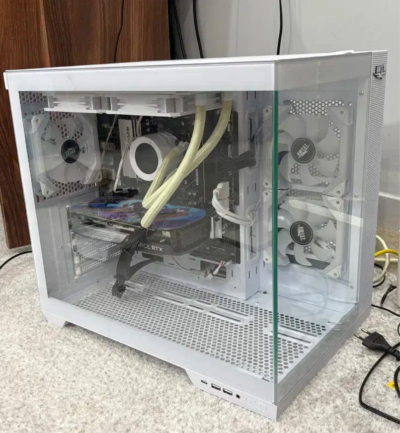 کامپیوتر گیمینگ حرفه ای|رایانه رومیزی|دوگنبدان, |دیوار