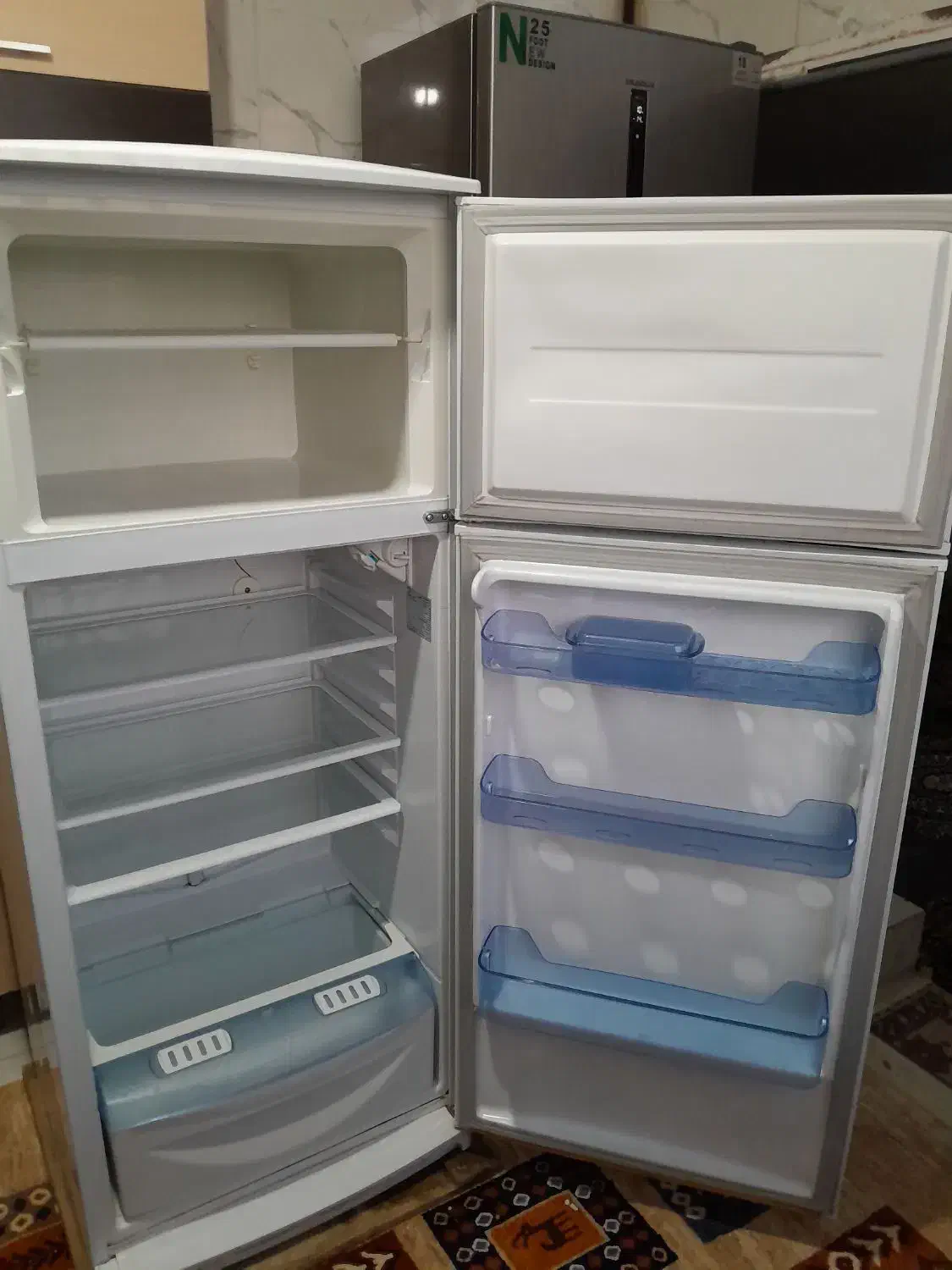 یخچال فریزرفیلور۱۳فوت ...۱۲تومن|یخچال و فریزر|خرمآباد, |دیوار