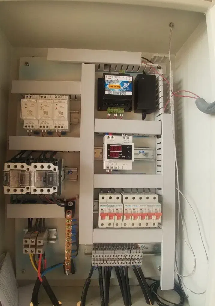 برقکار متخصص برق صنعتی 24سال سابقه|خدمات پیشه و مهارت|بندرعباس, |دیوار