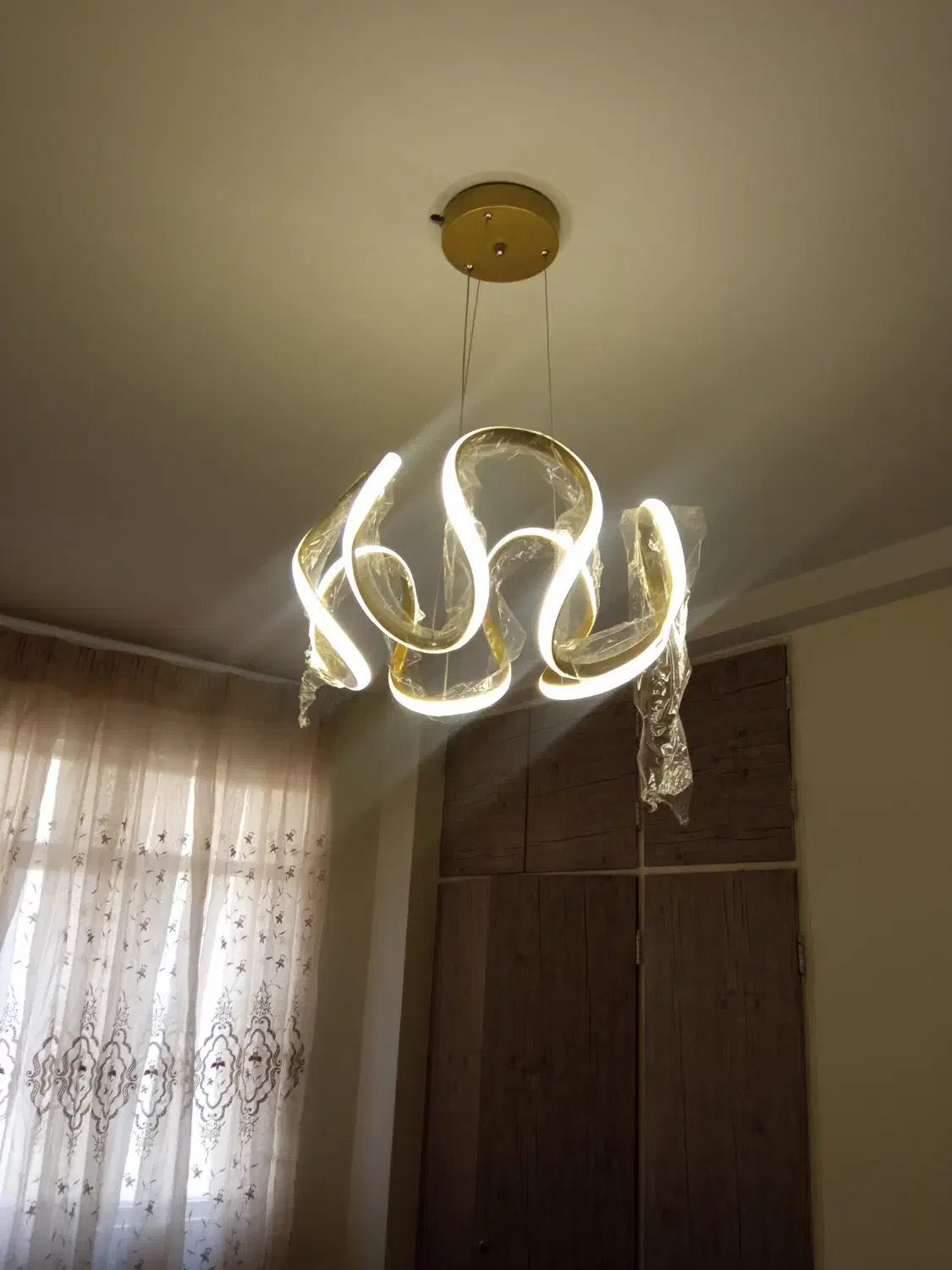 لوستر کنترلی مدرن|لوستر و چراغ آویز|قم, انسجام|دیوار