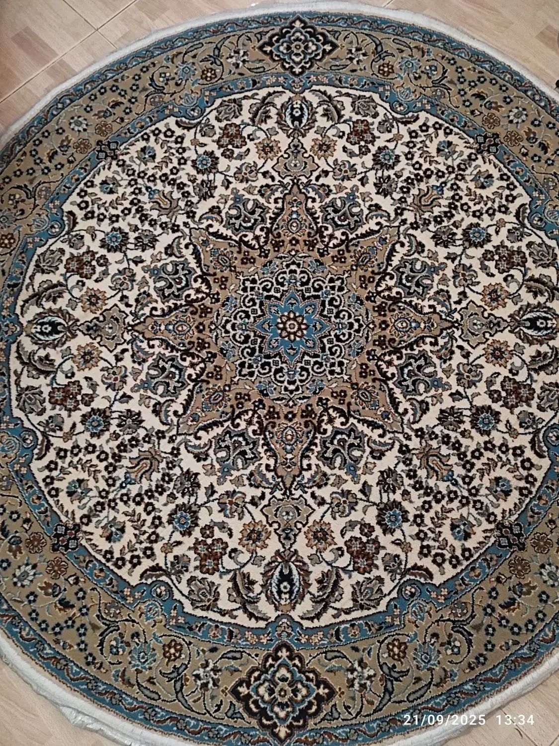 دو عدد فرش ماشینی گرد ۱.۵ در ۱.۵|فرش|تهران, جوادیه|دیوار