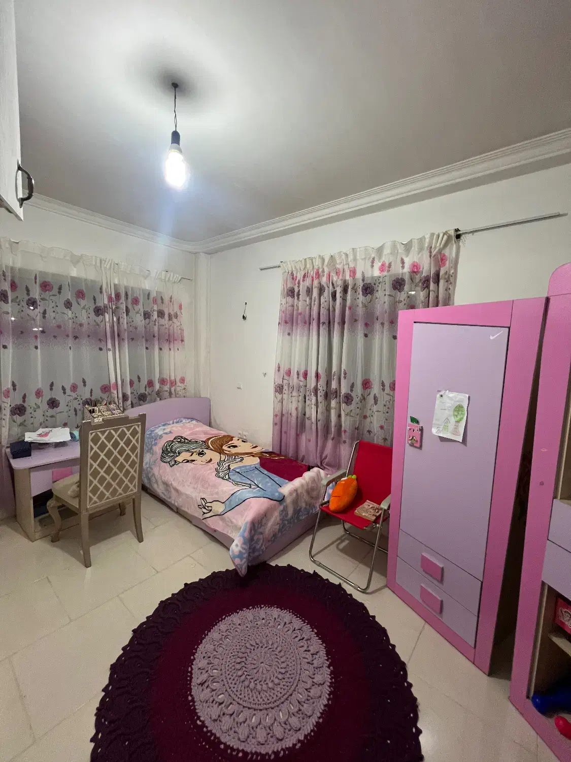 تخت و کمد و میزتحریر نوجوان|تخت و سرویس خواب|نور, |دیوار