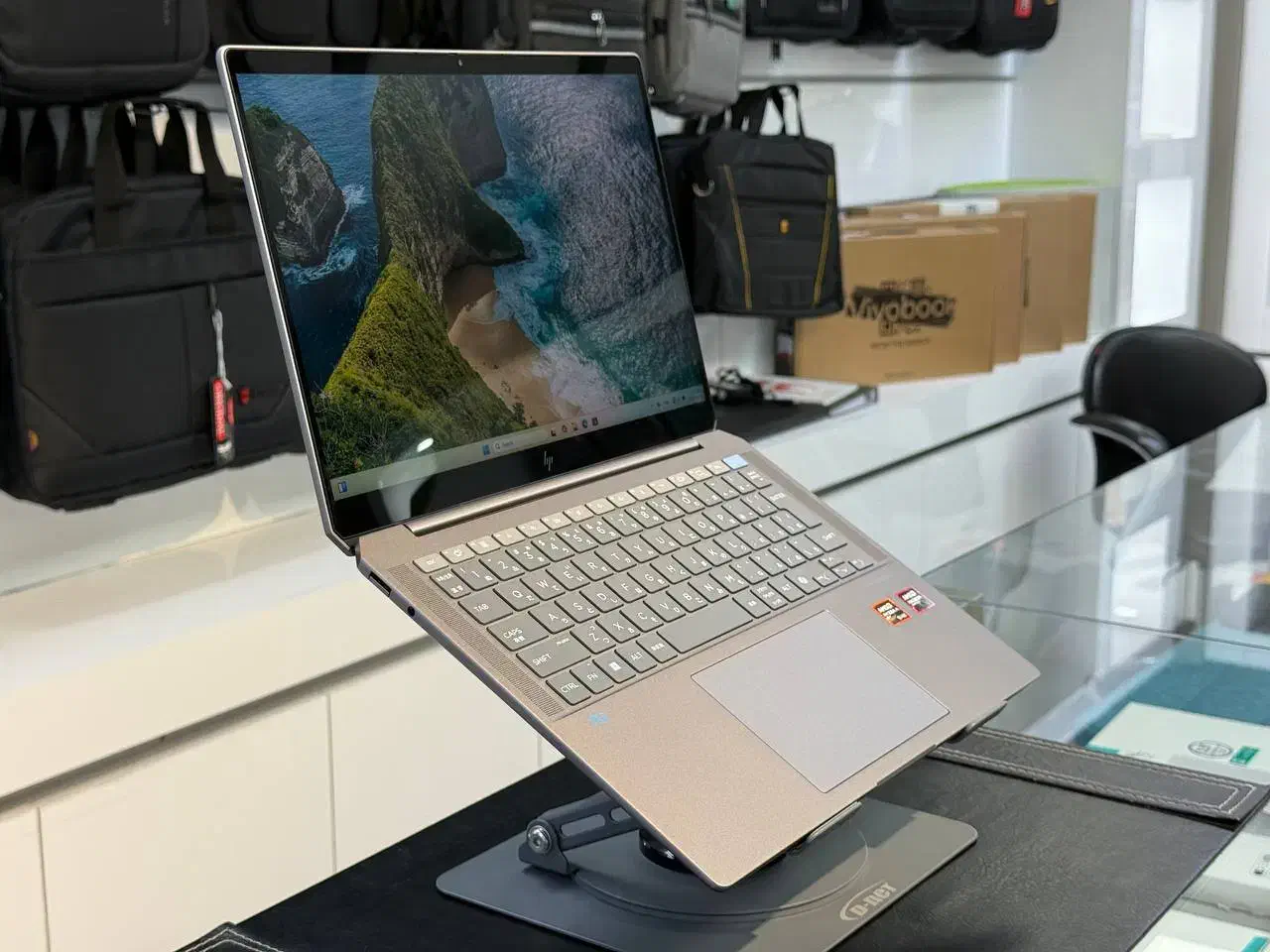 hp OmniBook 14 Ultra با هوش مصنوعی|رایانه همراه|کرمان, |دیوار