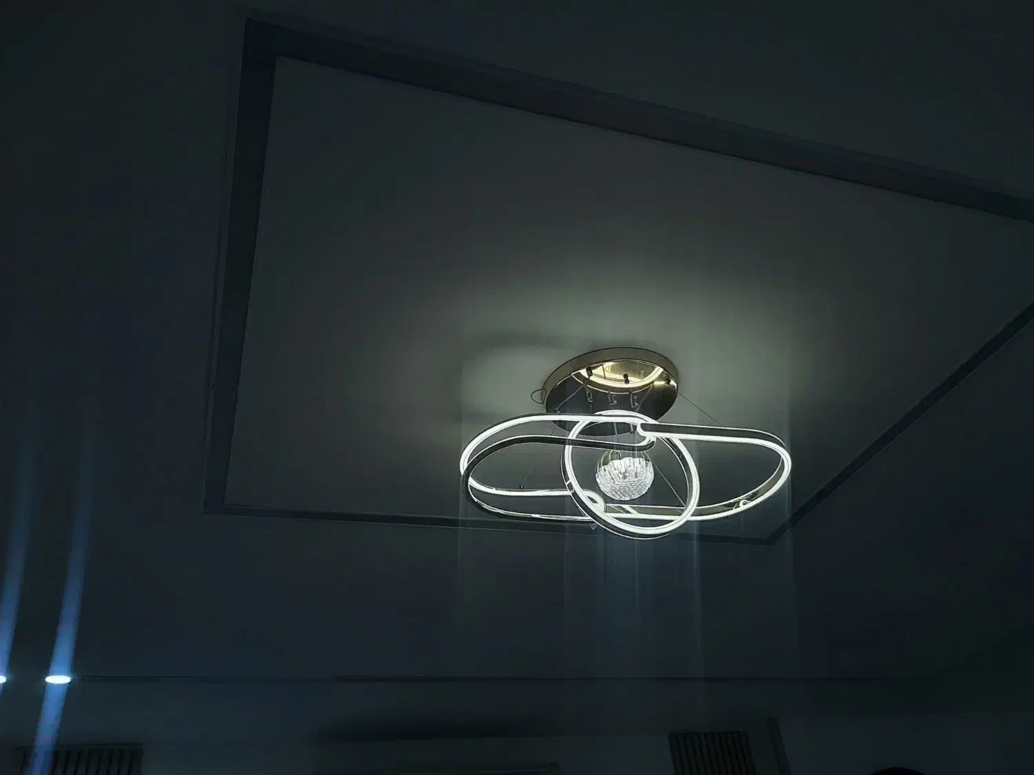 لوستر لاین|لوستر و چراغ آویز|قم, شهدا|دیوار