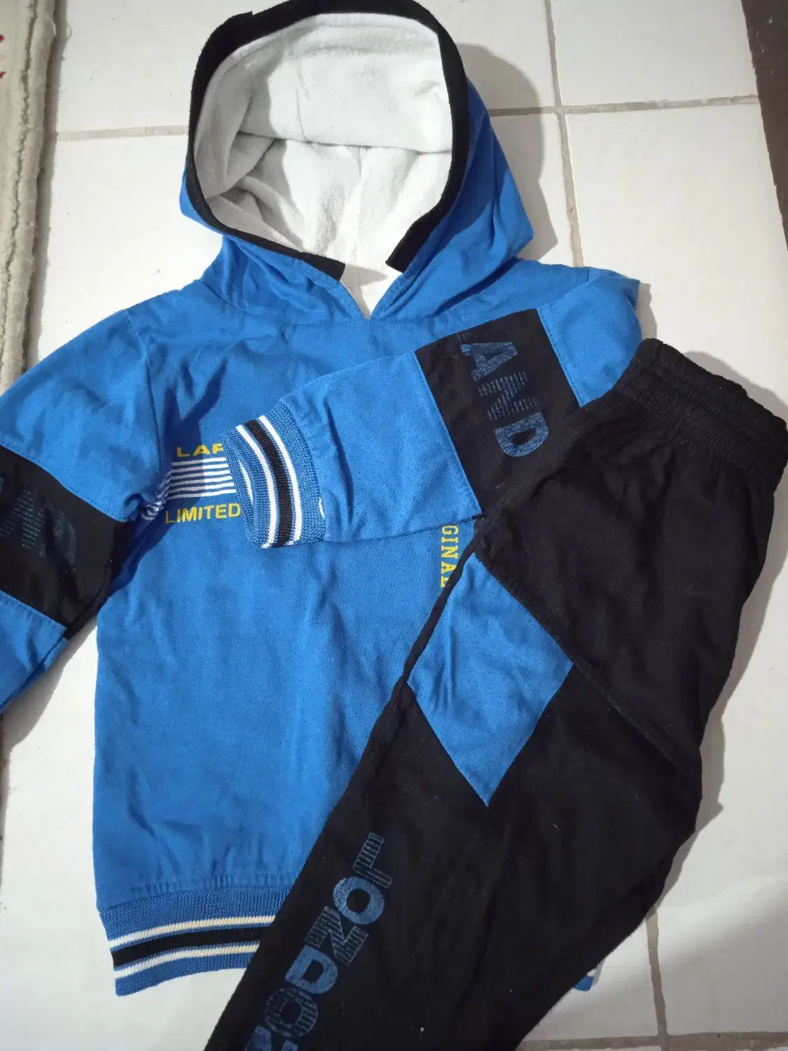 کاپشن ۳ تا ۴ سال یا ۵ سال|کفش و لباس بچه|قم, یزدان‌شهر|دیوار