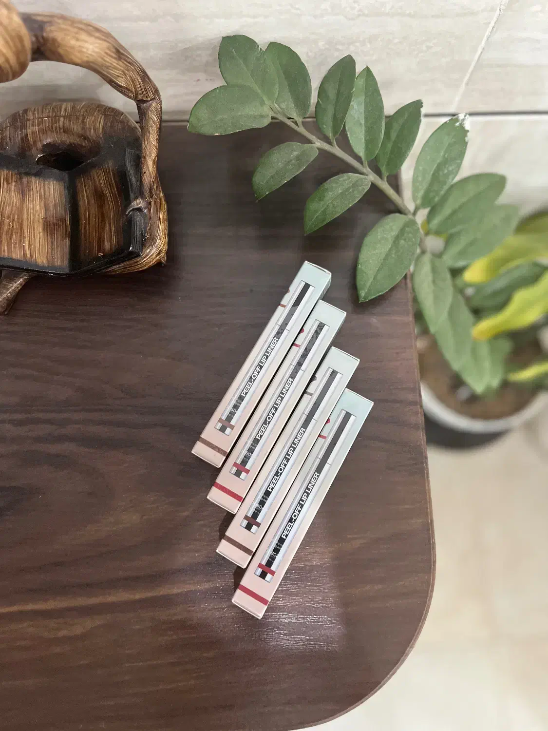 تعدادی وسایل ارایشی موجوده به صورت عمده وتک|آرایشی، بهداشتی، درمانی|بجستان, |دیوار