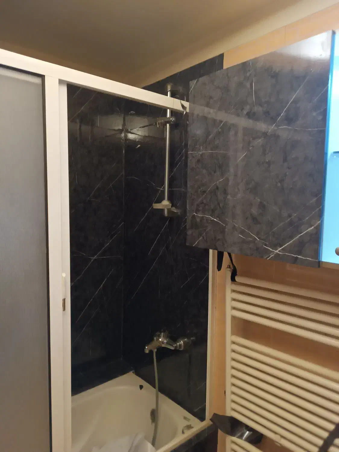 فروش و نصب برچسب کابینت و سرویس بهداشتی درکل تهران|خدمات پیشه و مهارت|تهران, استاد معین|دیوار