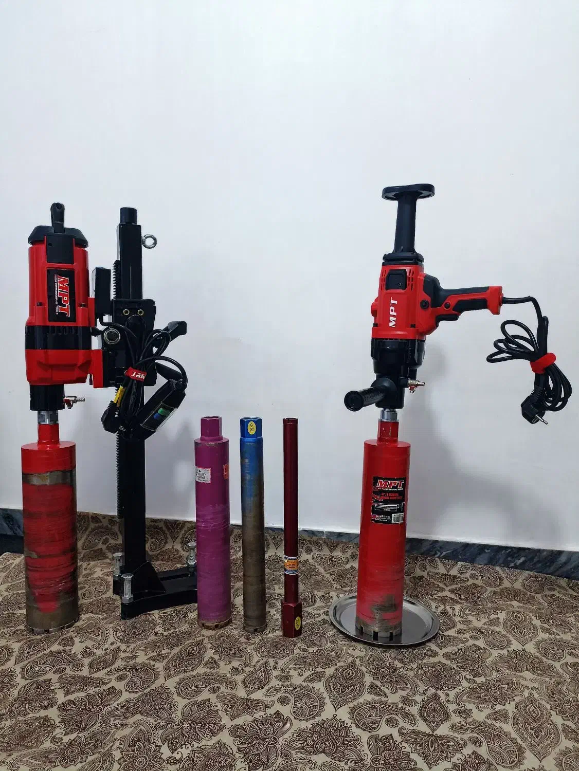 خدمات سوراخکاری در بُتن ـ گرد بُر ـ شیار زنی|خدمات پیشه و مهارت|سقز, |دیوار