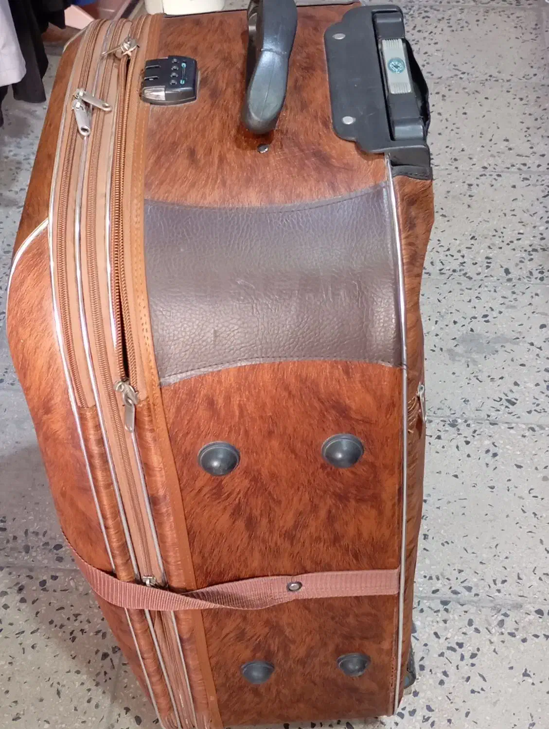 چمدان سایز بزرگ|کیف، کفش، کمربند|ملایر, |دیوار