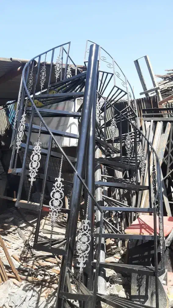 تولید وپخش درب آکاردئونی و  پله گرد و مدرن|خدمات پیشه و مهارت|آمل, |دیوار