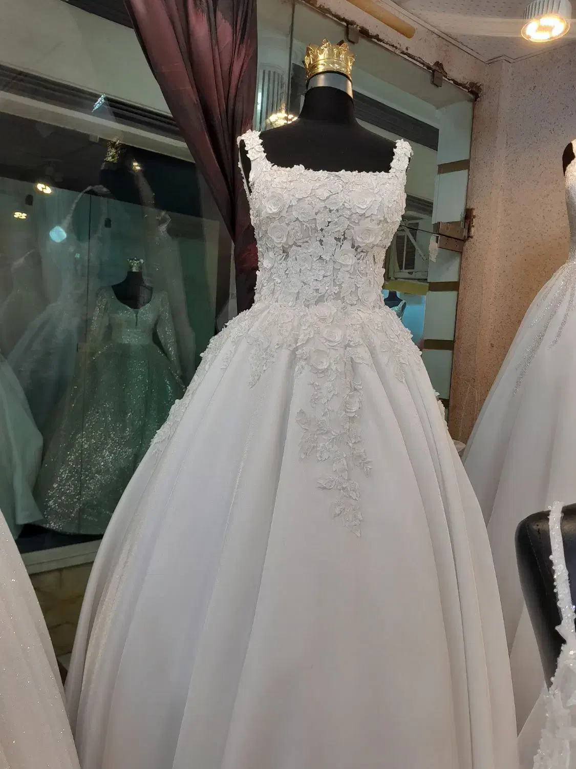 لباس عروس|لباس|رشت, بازار|دیوار