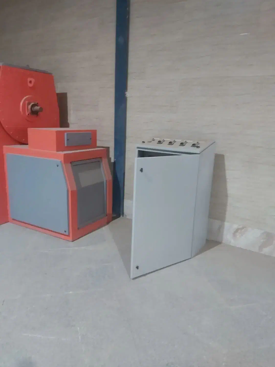 فروش دستگاه گرانول|ماشینآلات صنعتی|قم, دروازه چوبی|دیوار