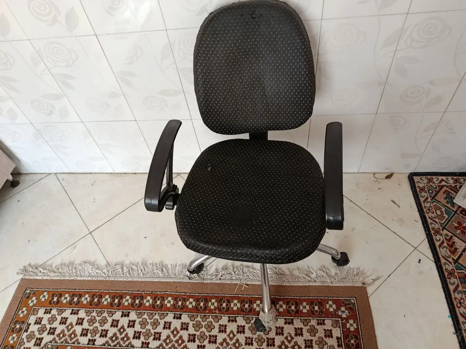 صندلی|صندلی و نیمکت|مشهد, عنصری|دیوار