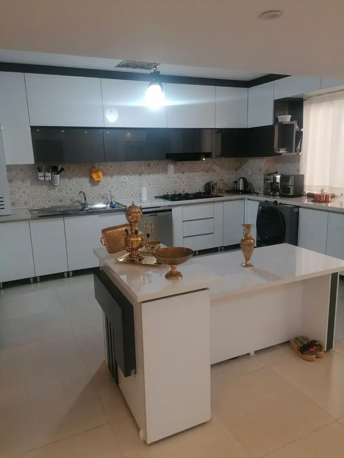 رهن و اجاره واحد 2خوابه 140 متری برف فروشان|اجارهٔ آپارتمان|شیراز, شهرک برف فروشان|دیوار