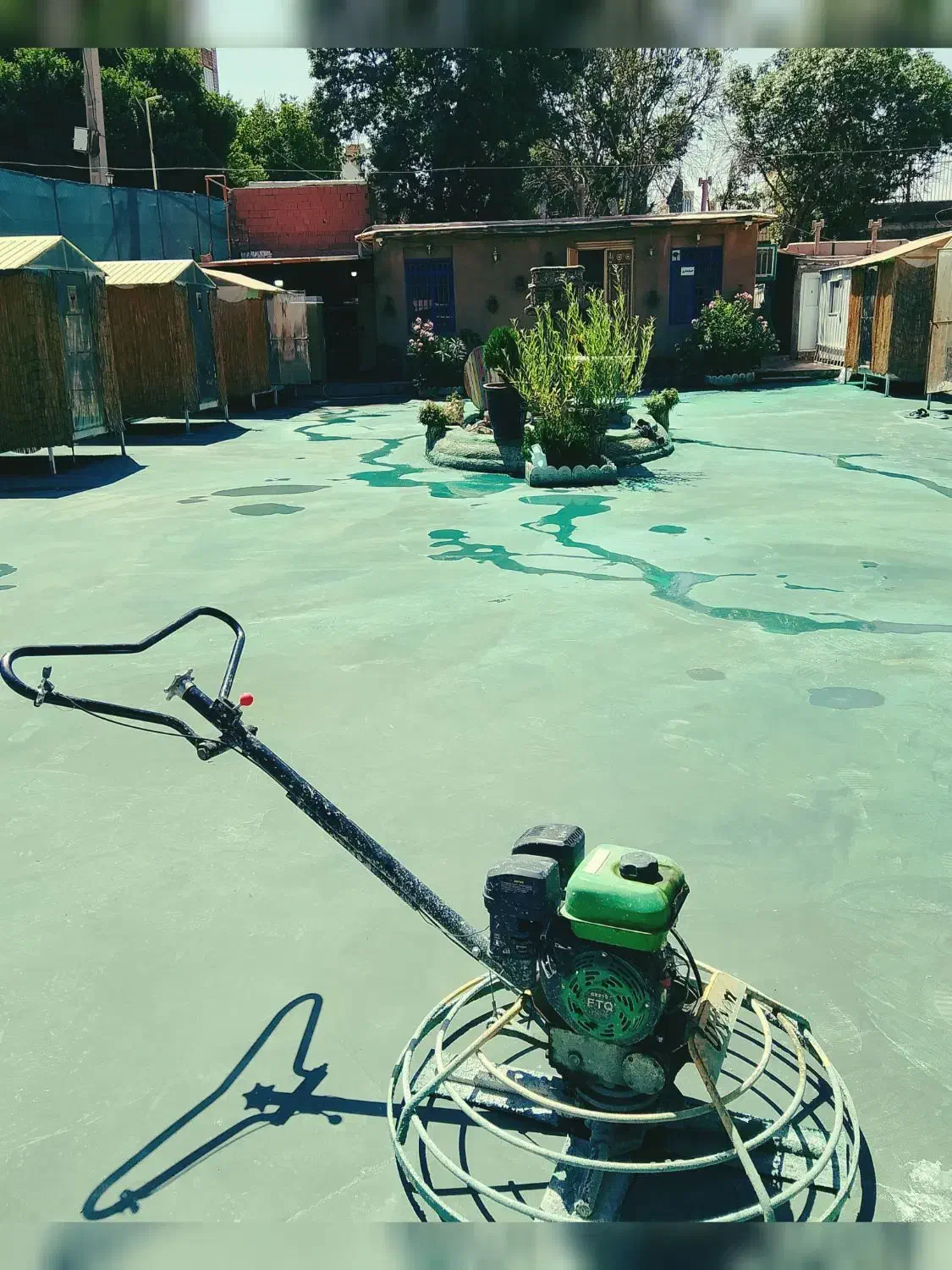 بتن ریزی با ماله پروانه|خدمات پیشه و مهارت|شیراز, شهرک صنعتی|دیوار