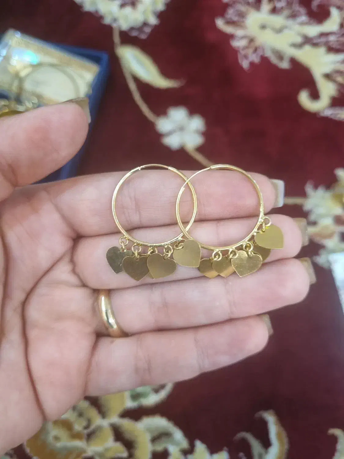 مقداری طلا ۱۰۰ بالای تابلو|جواهرات|ایذه, |دیوار