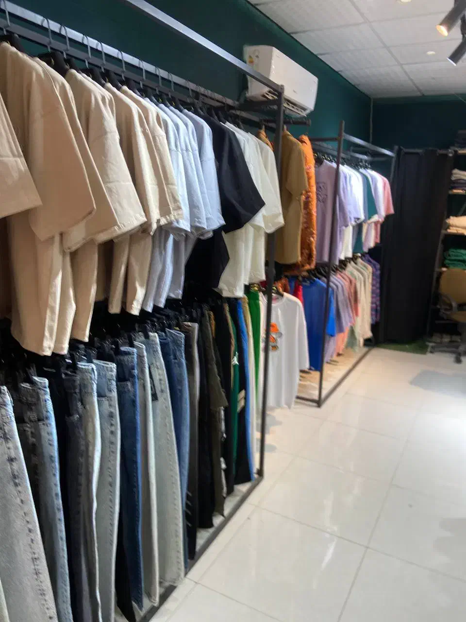 واگذاری مغازه با اجاره و مزایا در پاساژ صدرا|اجارهٔ مغازه و غرفه|فولادشهر, B4|دیوار