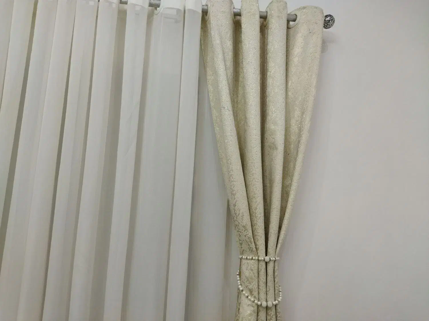 پرده در حد نو فقط یکسال نصب بود|پرده، رانر، رومیزی|قائمشهر, |دیوار