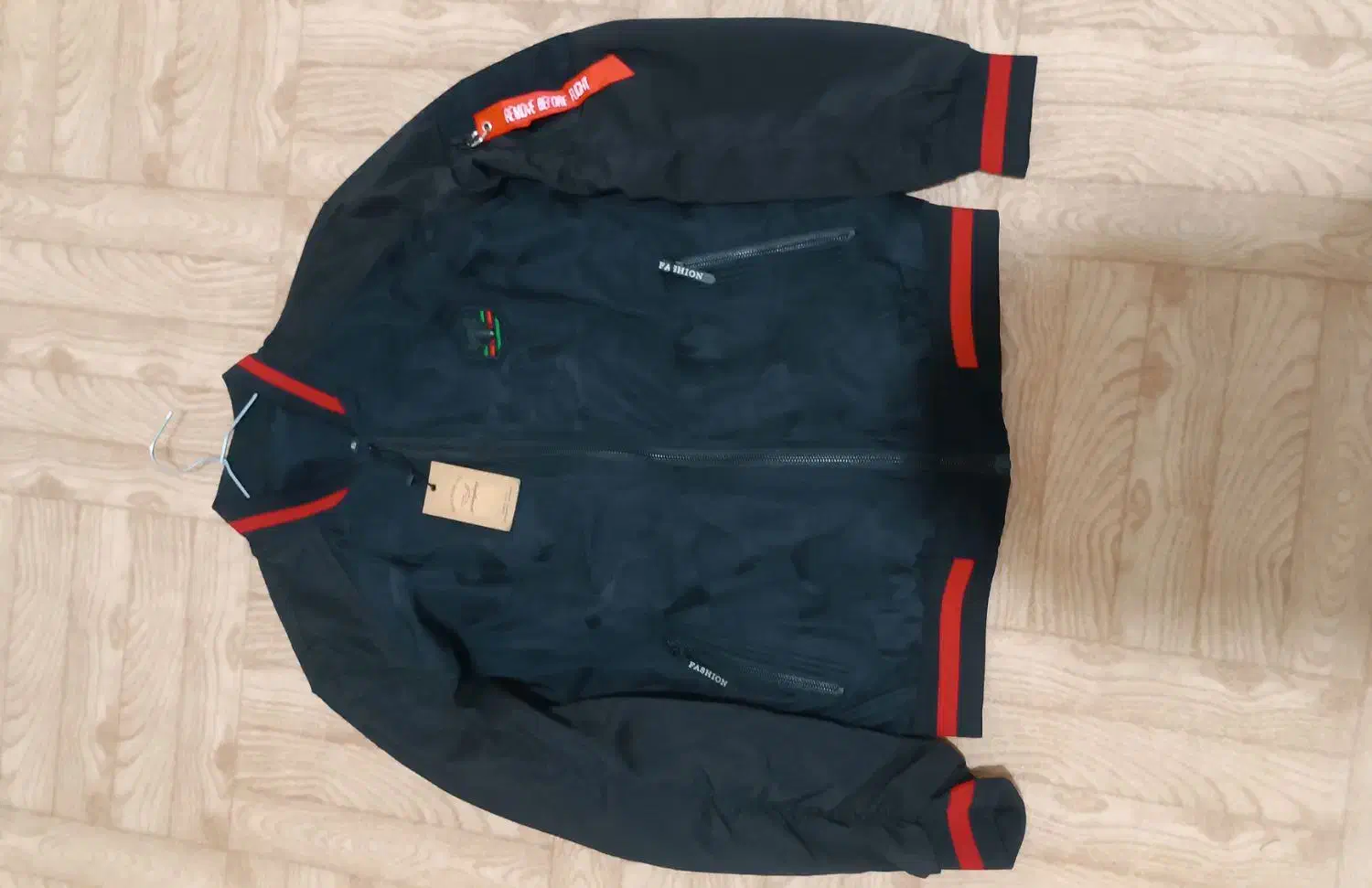 کاپشن نونو|لباس|هشترود, |دیوار