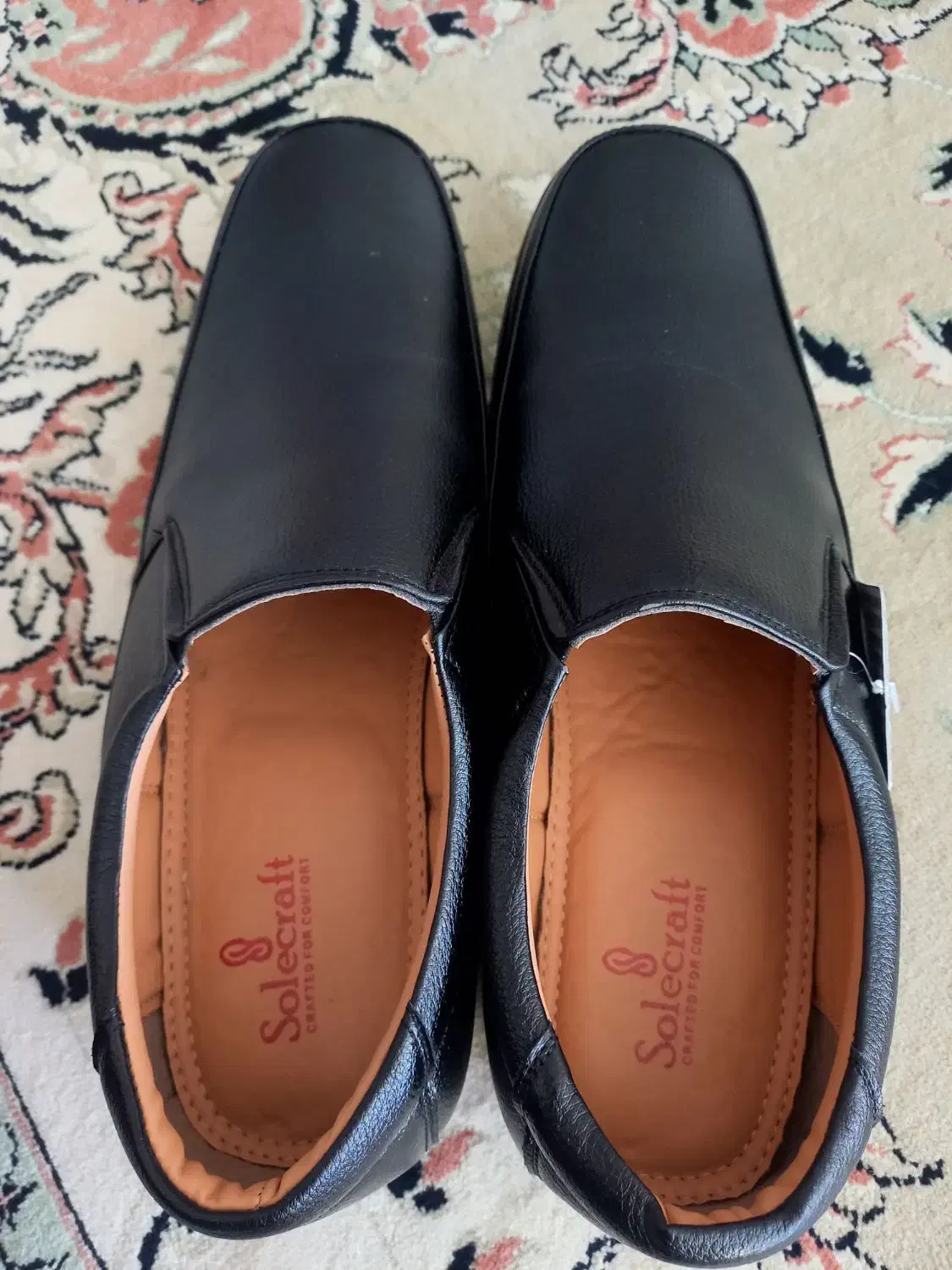 کفش|کیف، کفش، کمربند|مهریز, |دیوار