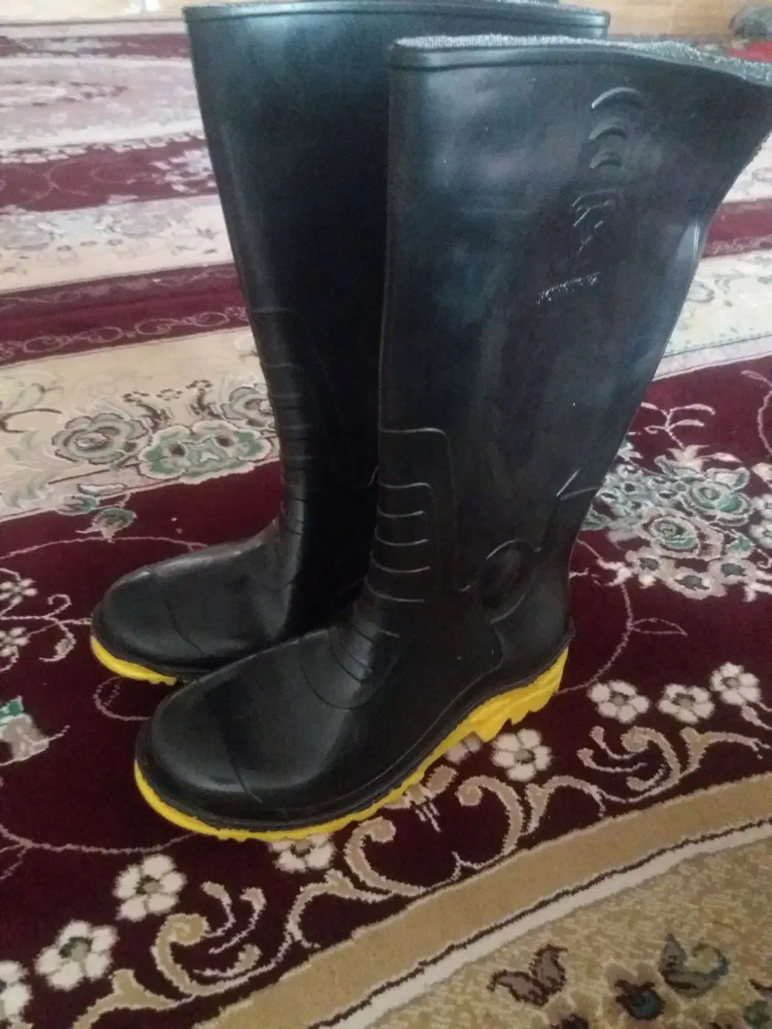 چکمه‌‌بلند|کیف، کفش، کمربند|خرم‌آباد, |دیوار