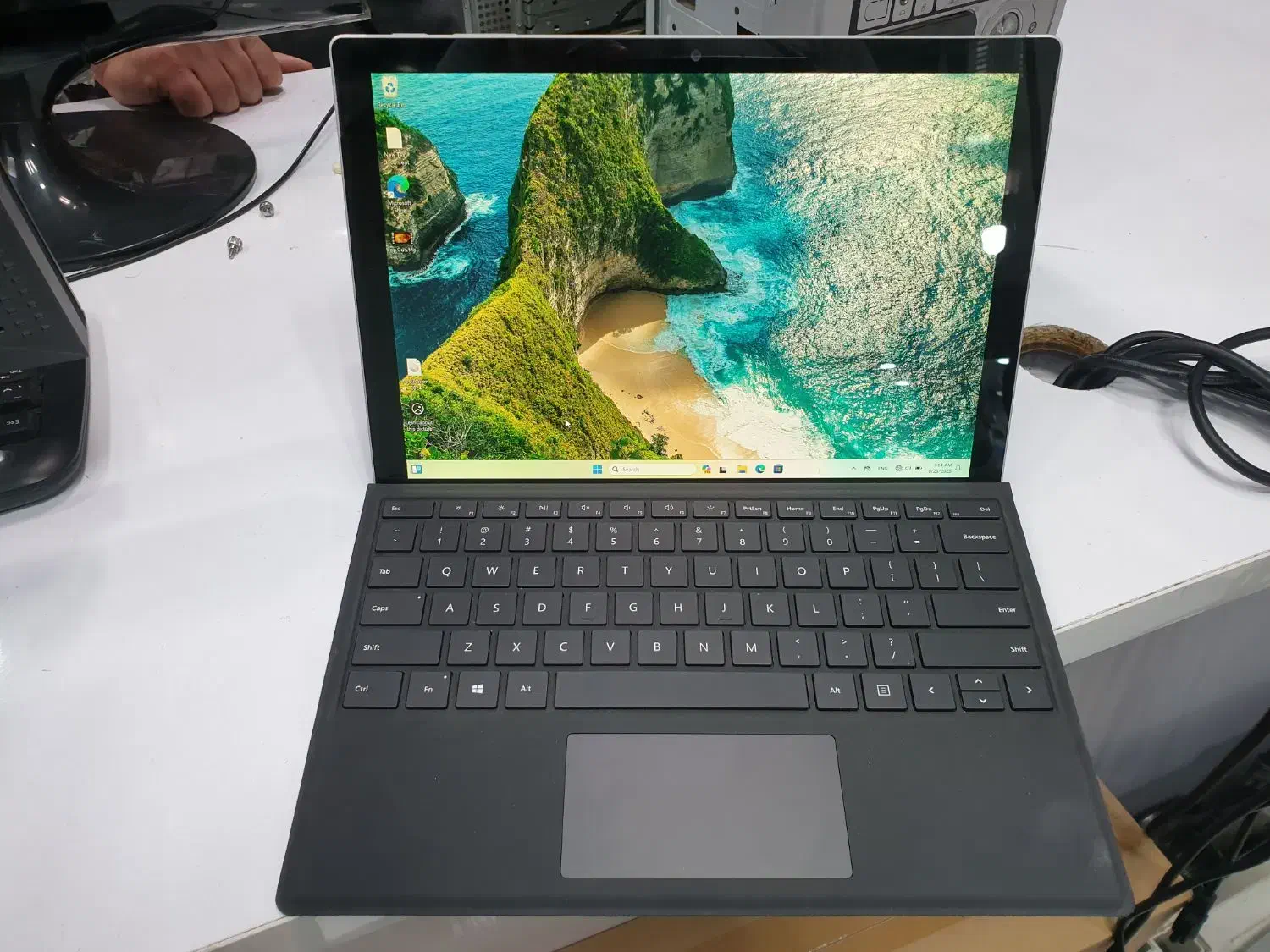 Microsoft Surface Pro 6|رایانه همراه|قم, صفائیه|دیوار