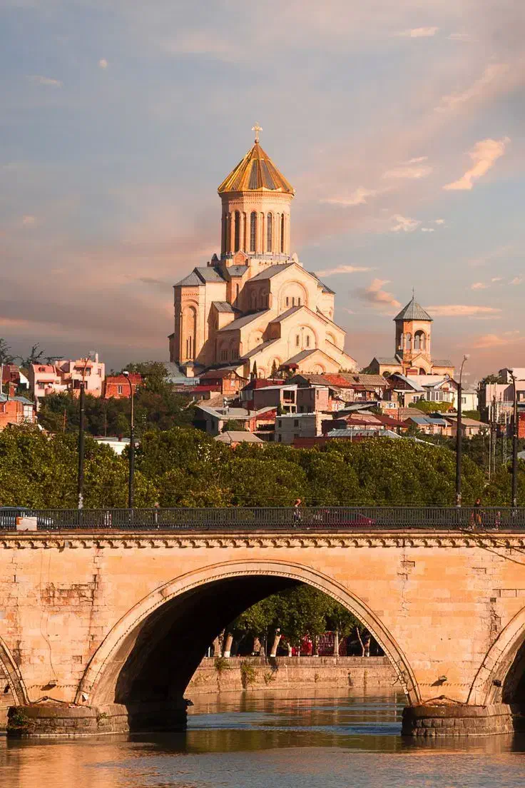 آفر تور باتومی|تور و چارتر|اصفهان, باغ زرشک|دیوار