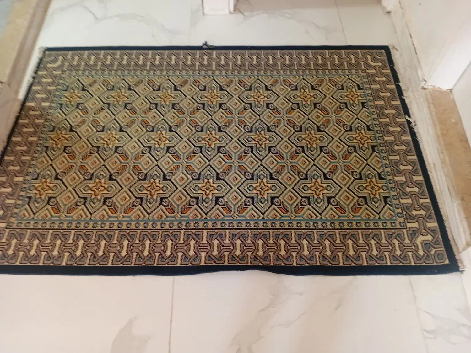 فرش فانتزی یک نیم در یک نیم|فرش|رشت, پل تالشان|دیوار