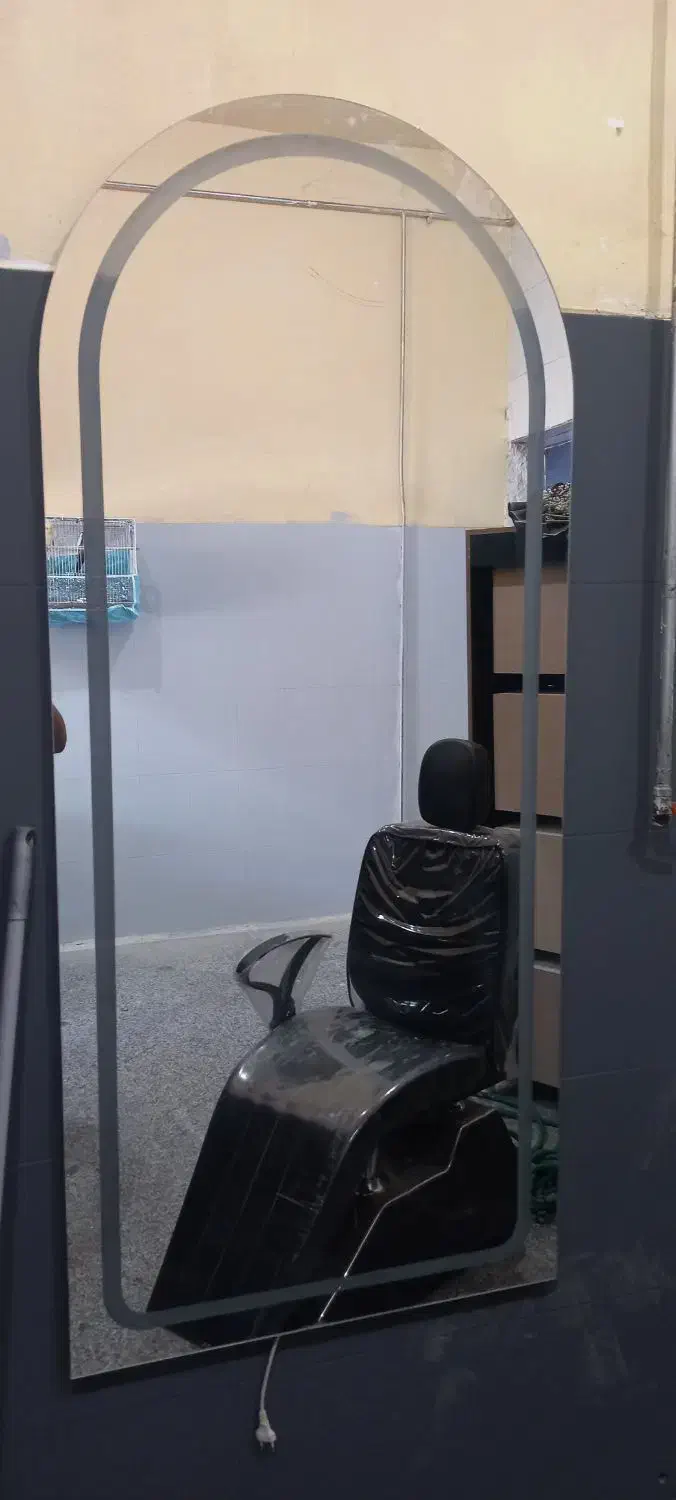 تجهیزات ارایشگاهی|آرایشگاه و سالنهای زیبایی|مه ولات, |دیوار