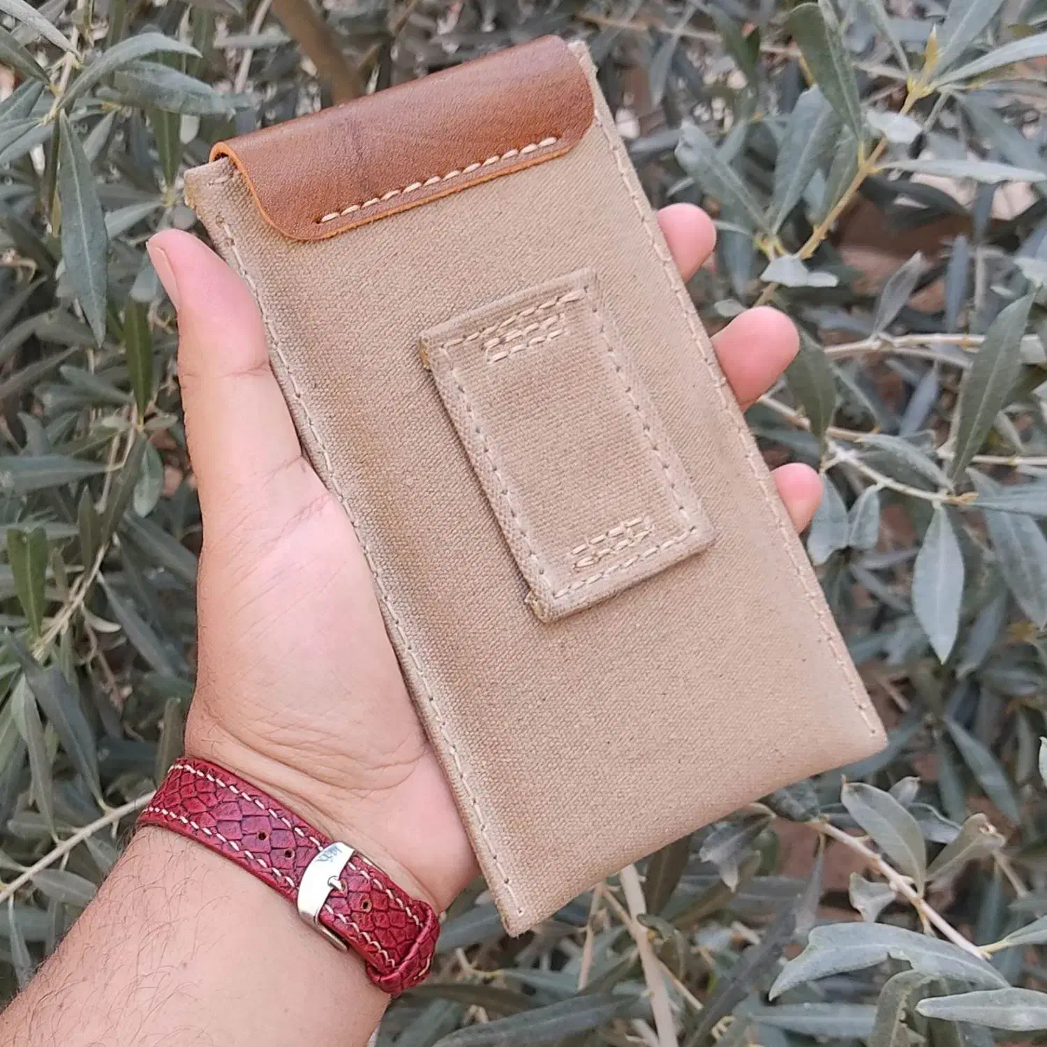 کیف موبایل کمری چرمی برزنتی دستدوز|لوازم جانبی موبایل و تبلت|نجف‌آباد, ویلاشهر|دیوار