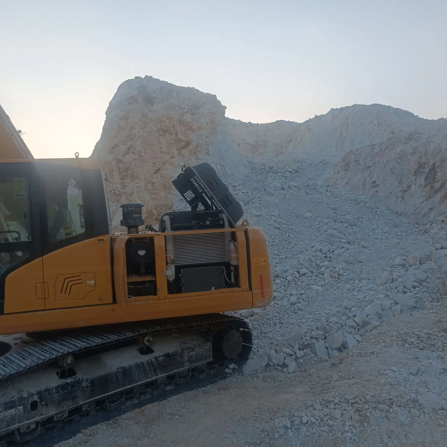 خدمات بیل مکانیکی|خدمات پیشه و مهارت|ساوه, |دیوار