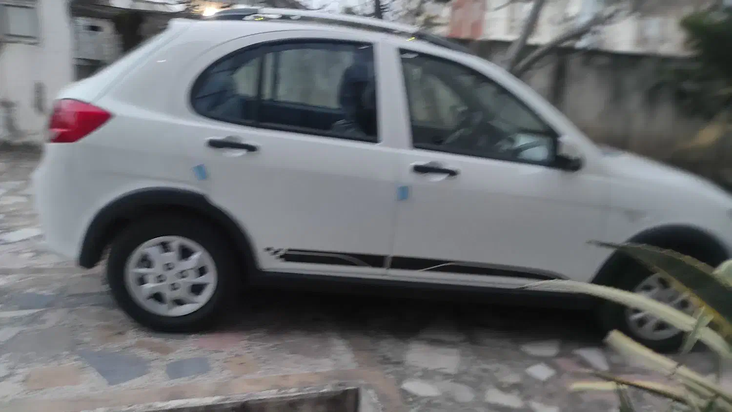 کویک ۱۴۰۴ خشک|خودرو سواری و وانت|چالوس, |دیوار