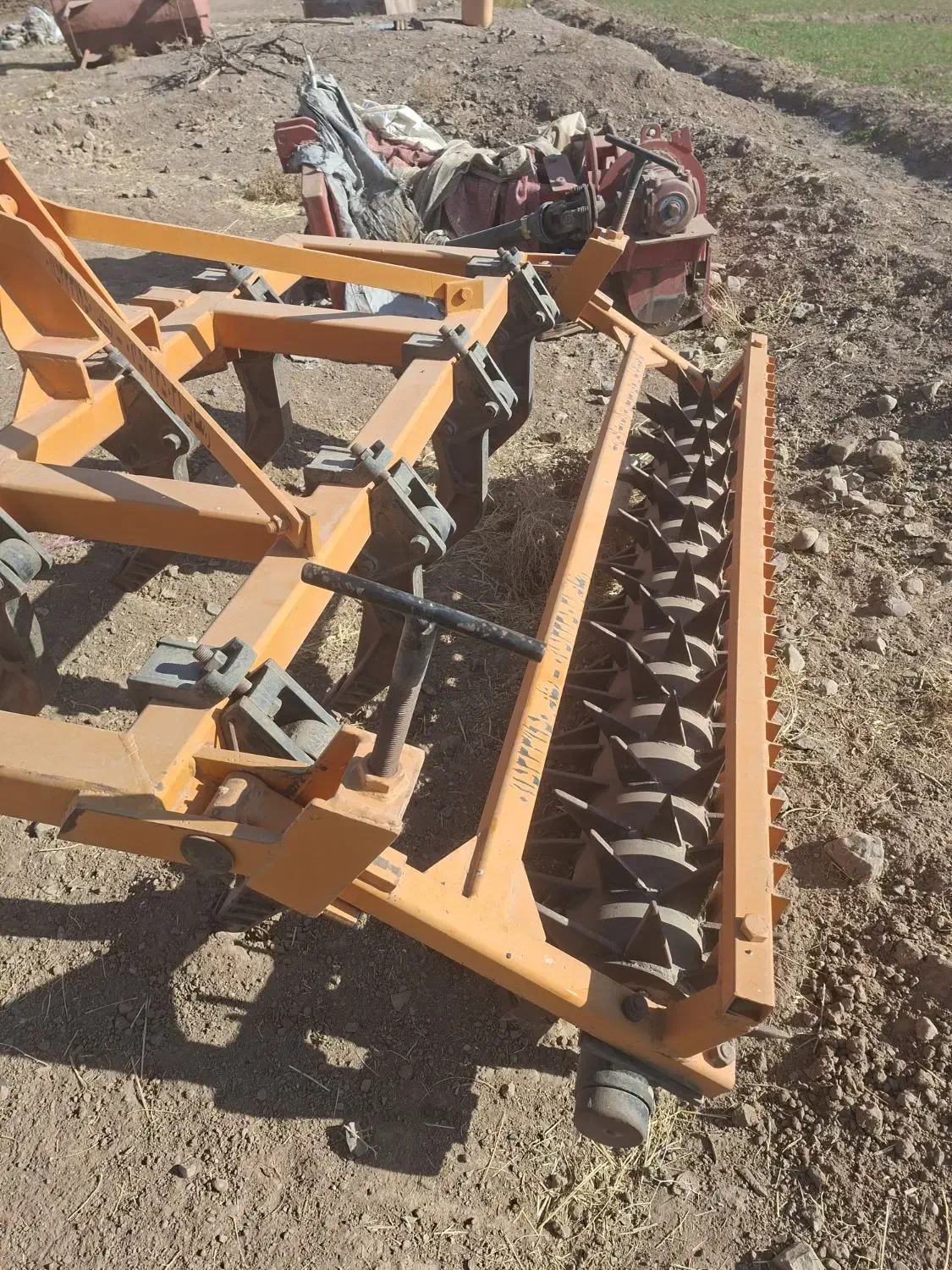 چیزر|ماشینآلات صنعتی|آیسک, |دیوار