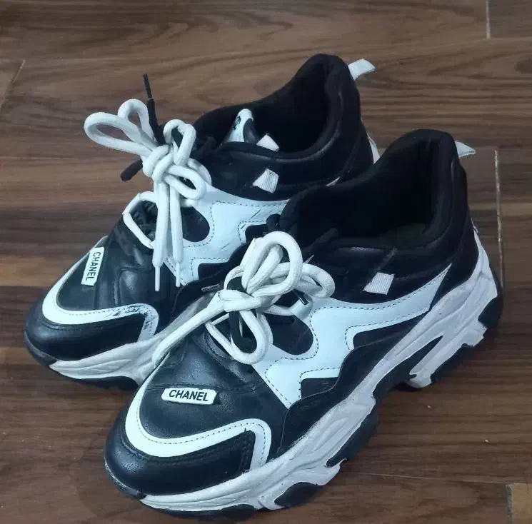 کفش اسپورت|کیف، کفش، کمربند|جهرم, |دیوار