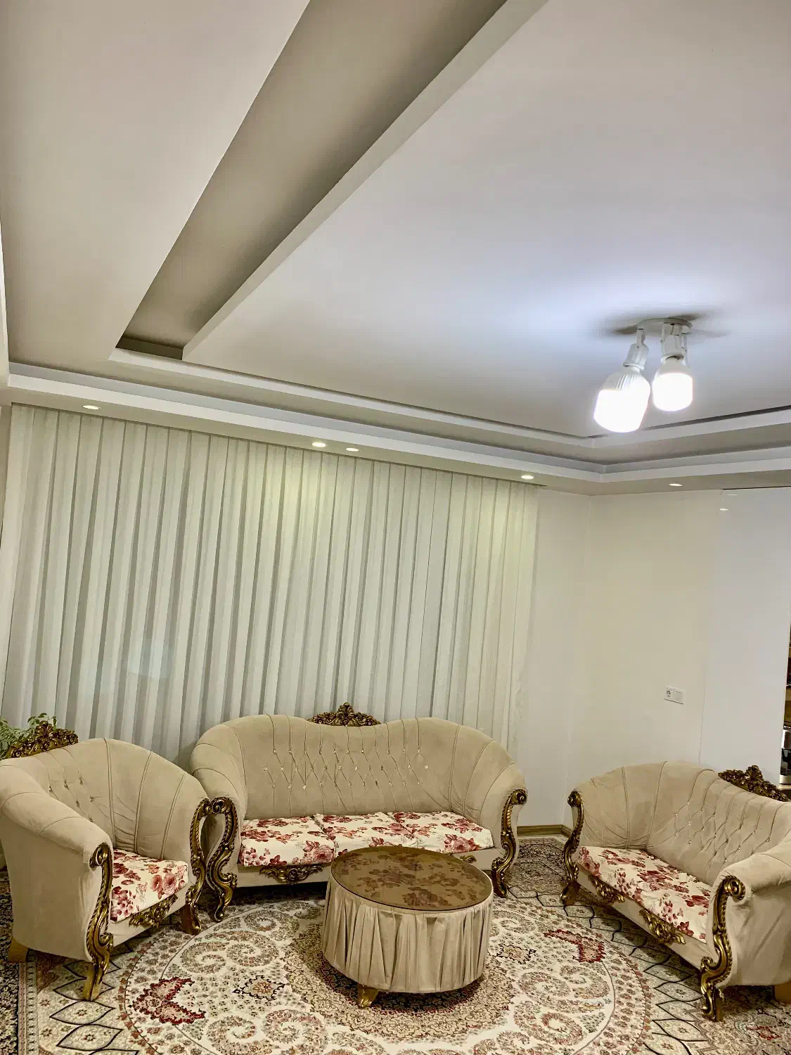 مبل فروشی|مبلمان خانگی و میز عسلی|آشخانه, |دیوار